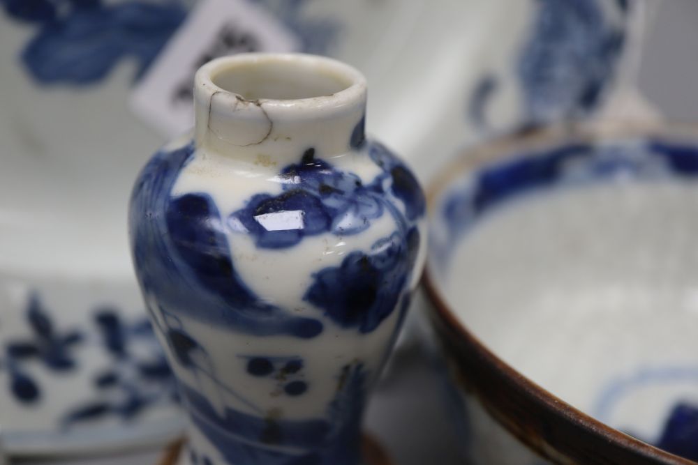 Two Korean water droppers and Chinese blue and white porcelain, 18th / 19th century
